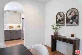 6417 Lindenhurst Ave - Photo 7 of 8