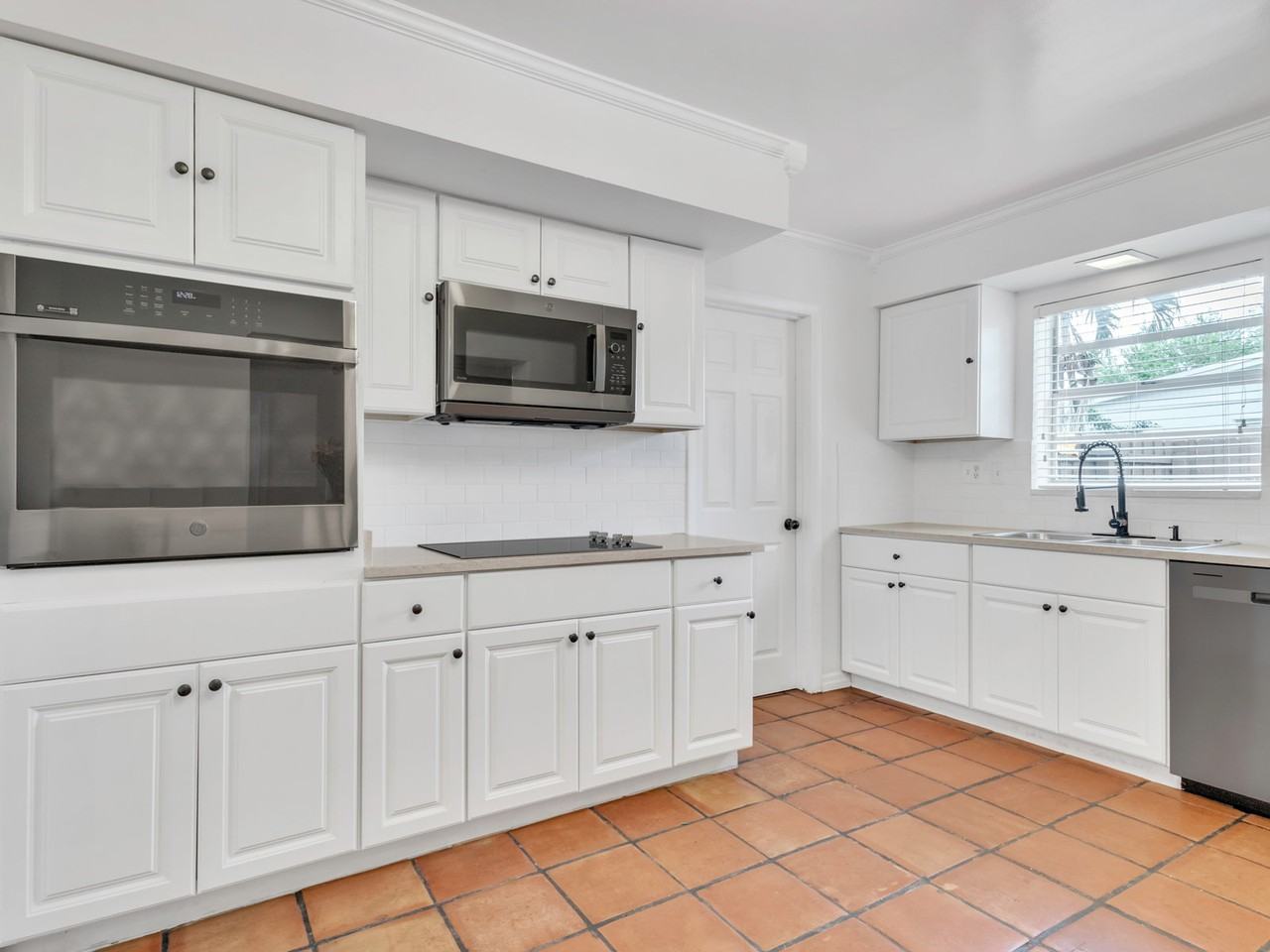 10015 Sw 85th Ter - Photo 5 of 8