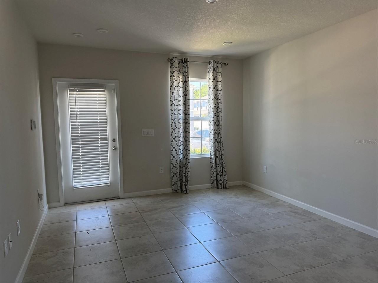 12316 Grizzly Ln - Photo 3 of 18