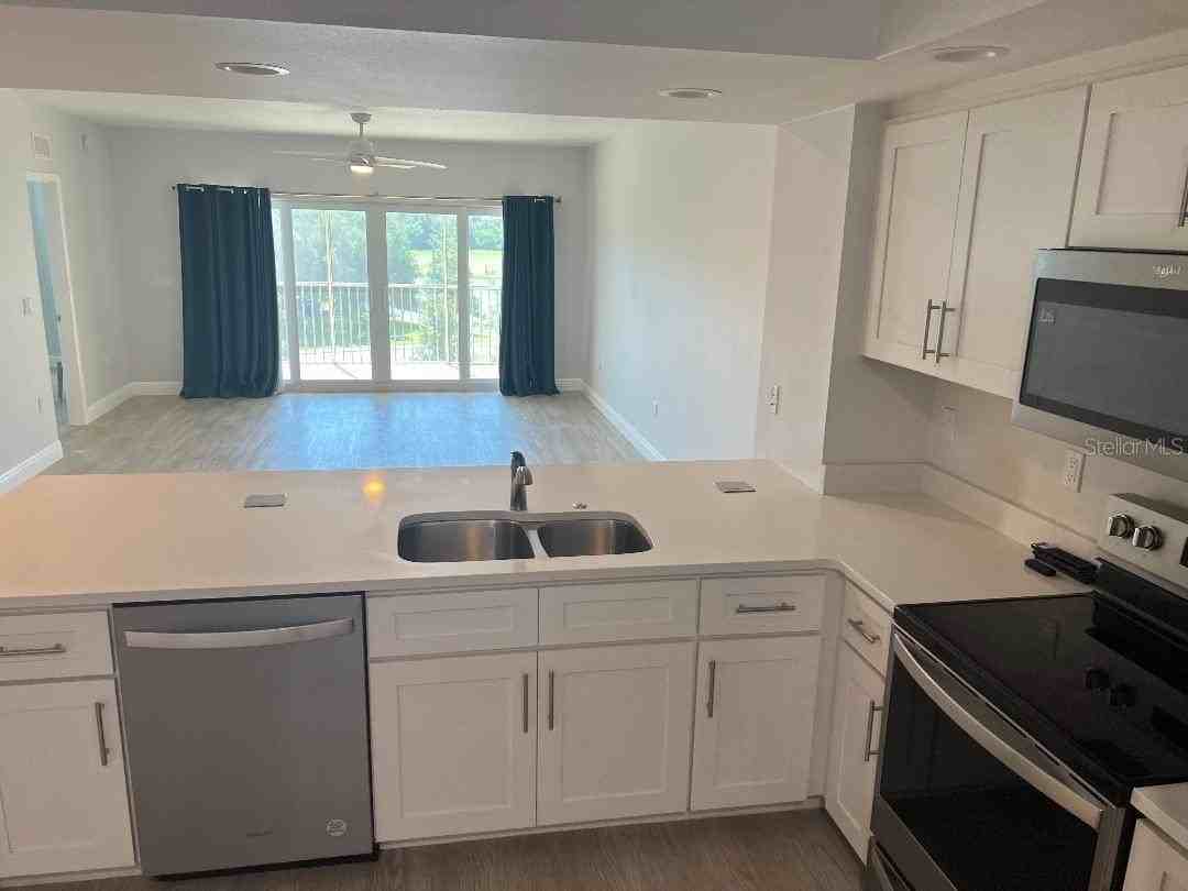 960 Starkey Rd #10305 - Photo 5 of 35