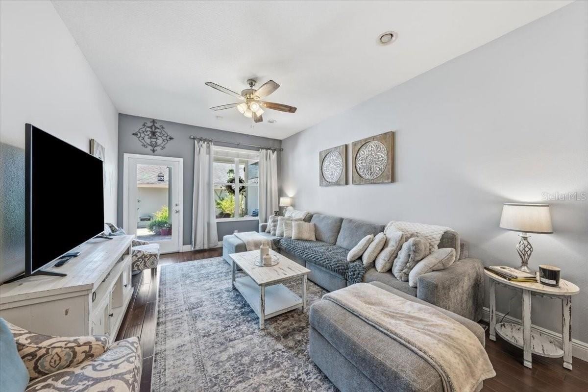 9606 Royce Dr - Photo 4 of 32