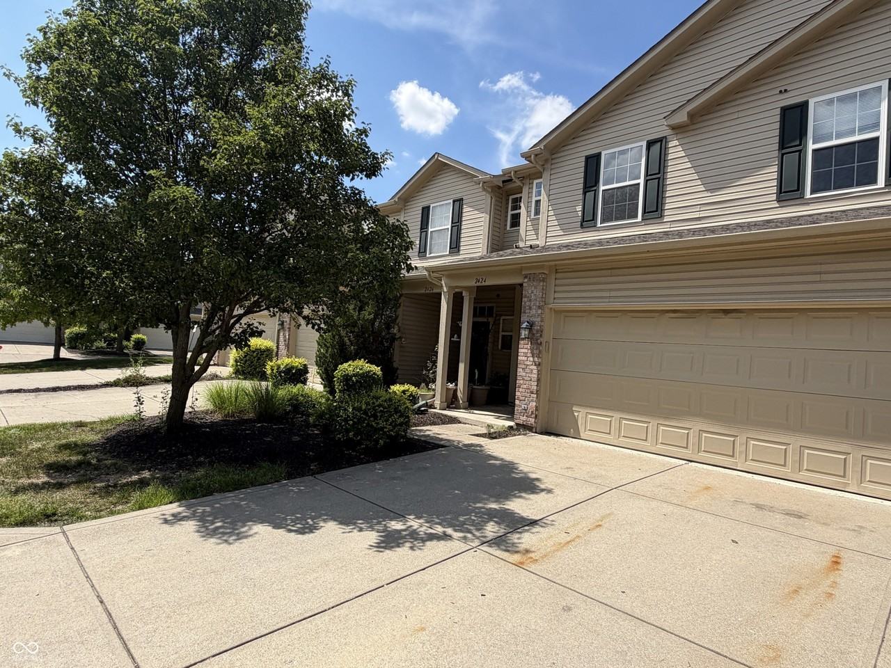 2424 Boyer Ln - Photo 4 of 50