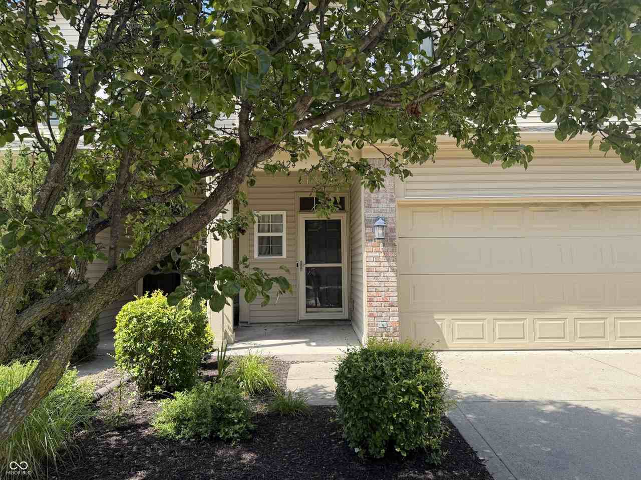2424 Boyer Ln - Photo 6 of 50