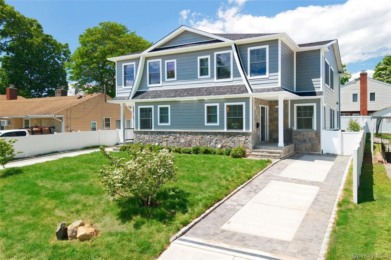 37 Corchaug Ave #B - Photo 2 of 38