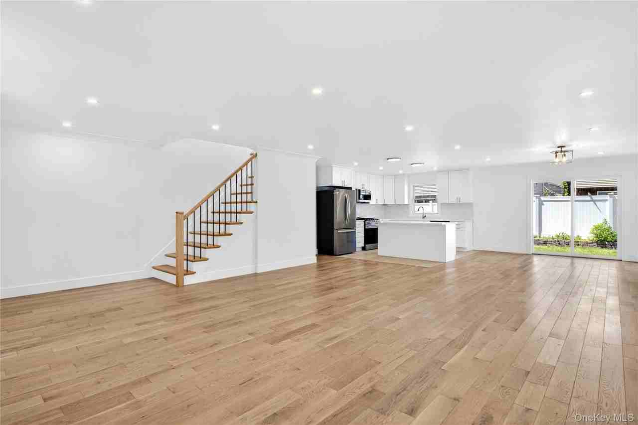 37 Corchaug Ave #B - Photo 4 of 38