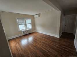 featured image of 253 Waverly Ave #1stFL