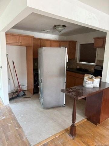 6140 173rd St - Photo 4 of 11