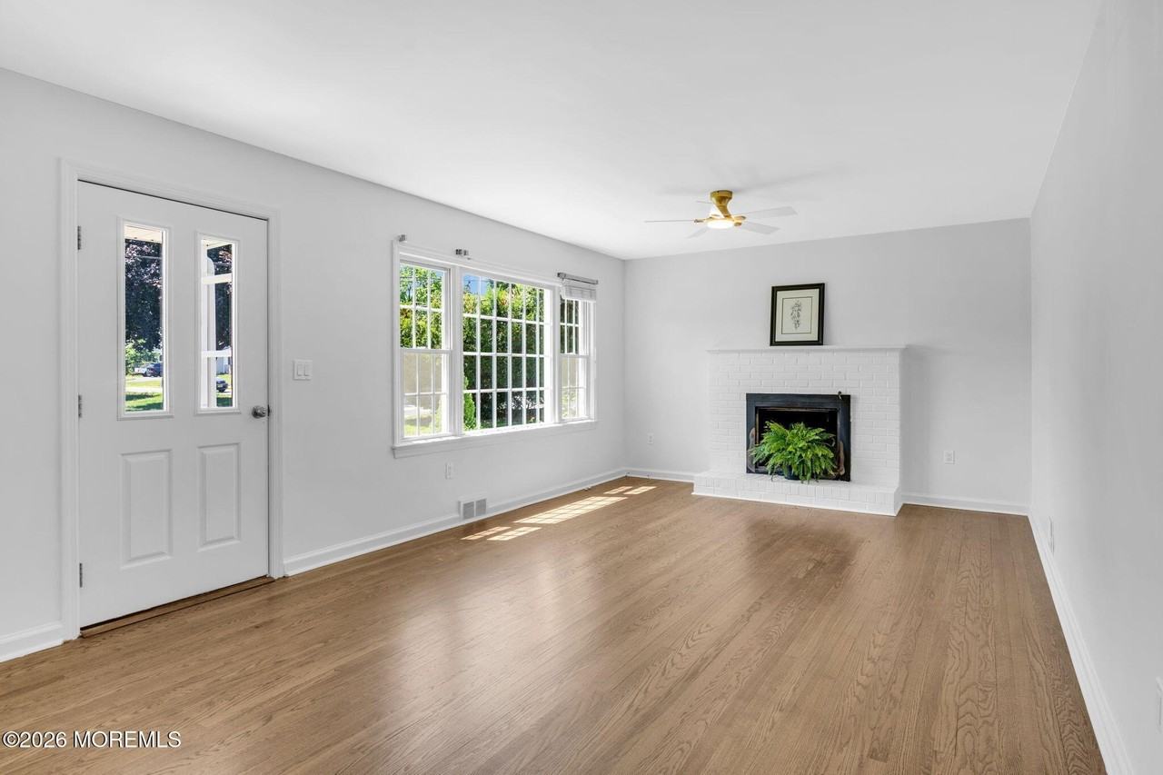 67 Victoria Pl - Photo 5 of 20