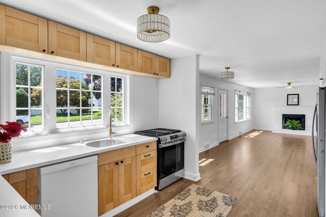 67 Victoria Pl - Photo 6 of 20
