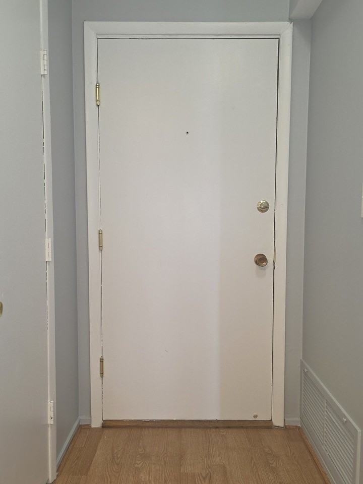 2000 Bayside Dr #304 - Photo 5 of 36