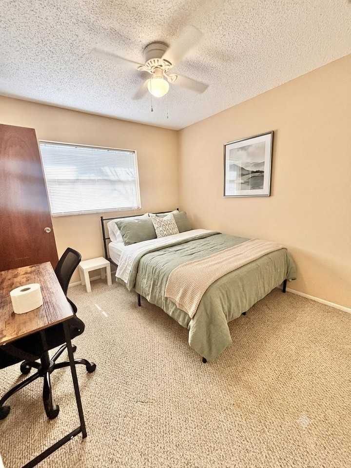 116th Ln - Photo 6 of 12