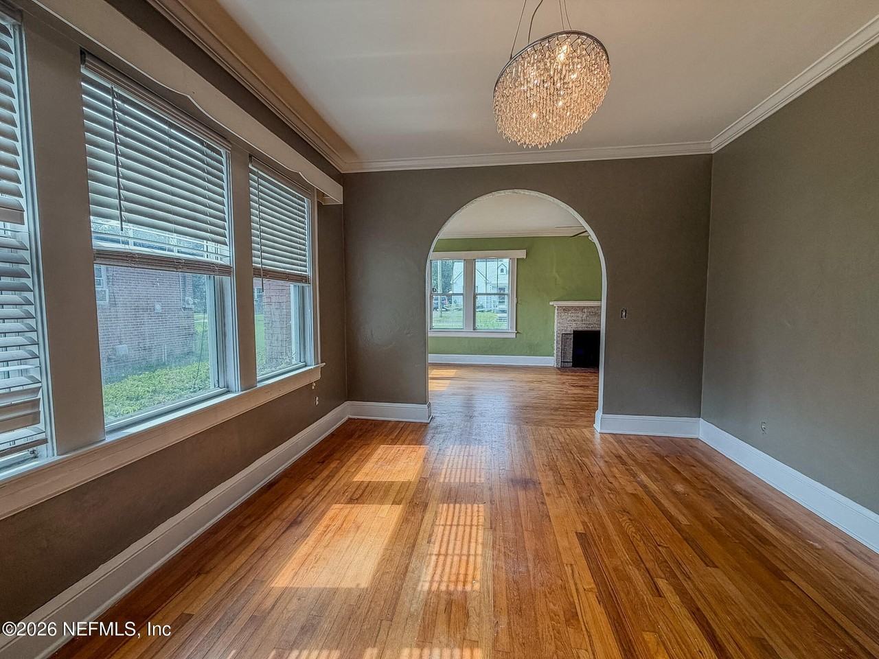 1031 Inwood Ter - Photo 7 of 15