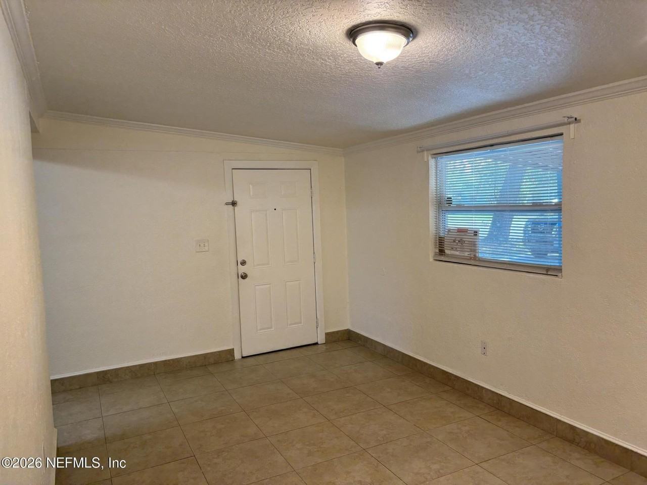 1824 Brookview Dr S - Photo 3 of 19