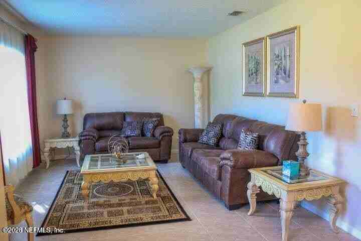 2114 Forest Gate Dr E - Photo 2 of 11
