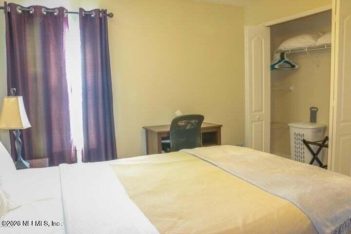 2114 Forest Gate Dr E - Photo 5 of 11
