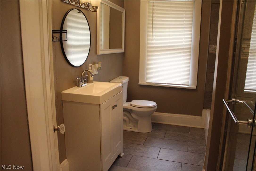 9501 Shakespeare Pkwy - Photo 4 of 11