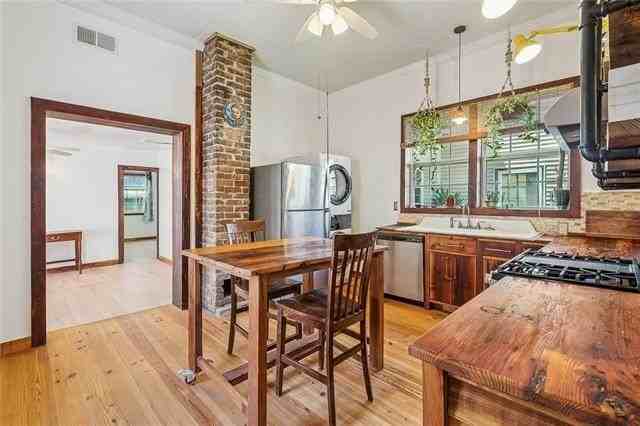 1611 Hollygrove St - Photo 6 of 16