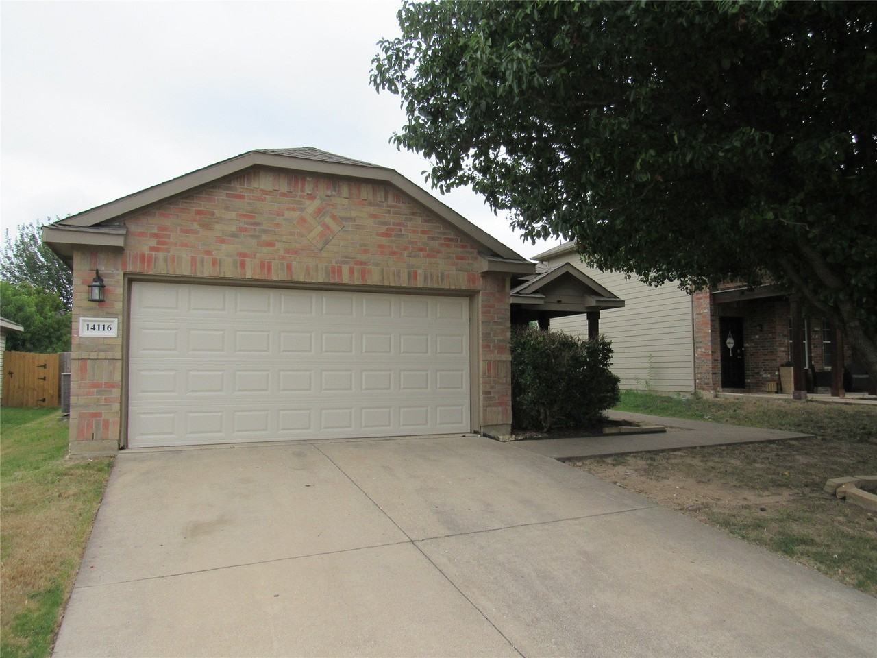 14116 Cedar Post Dr - Photo 2 of 10