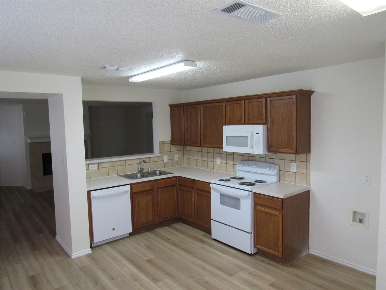 14116 Cedar Post Dr - Photo 3 of 10