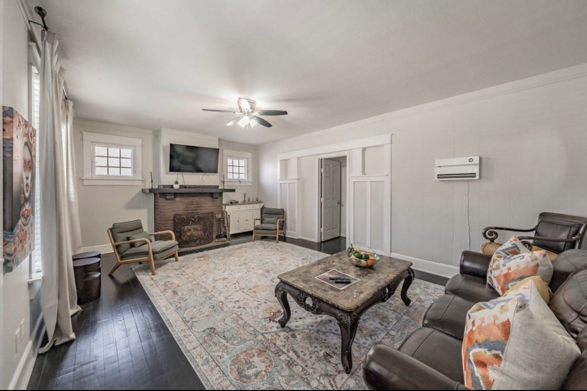 2629 S Jennings Ave - Photo 3 of 11