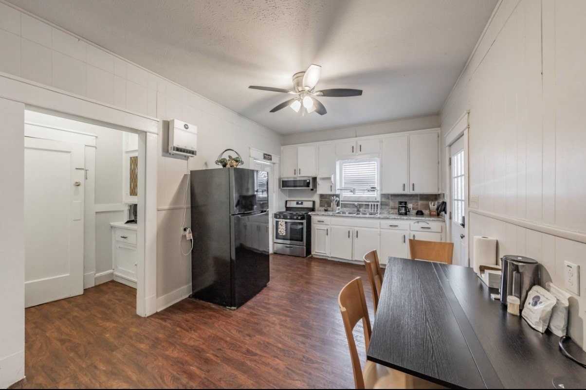 2629 S Jennings Ave - Photo 5 of 11