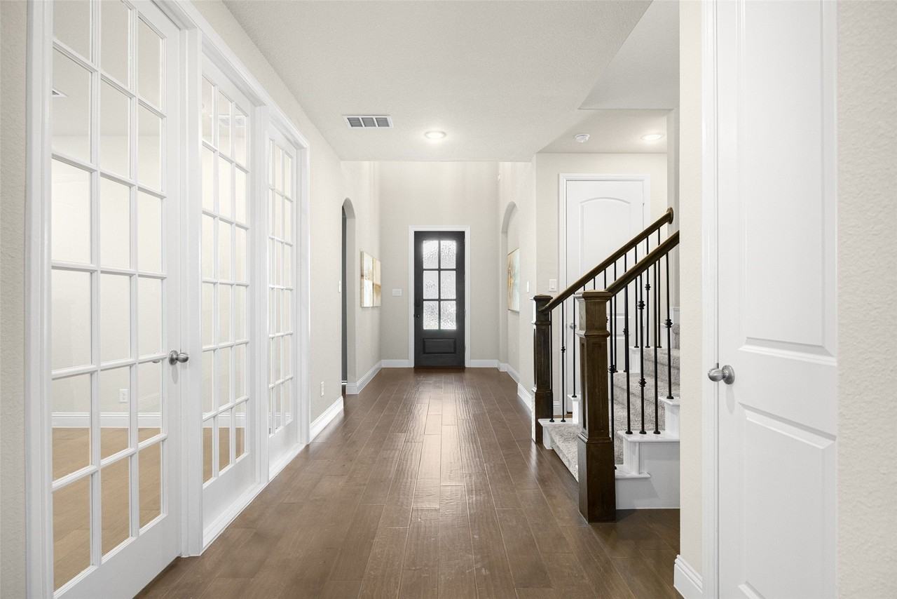 517 Lake Livingston Trl - Photo 3 of 27