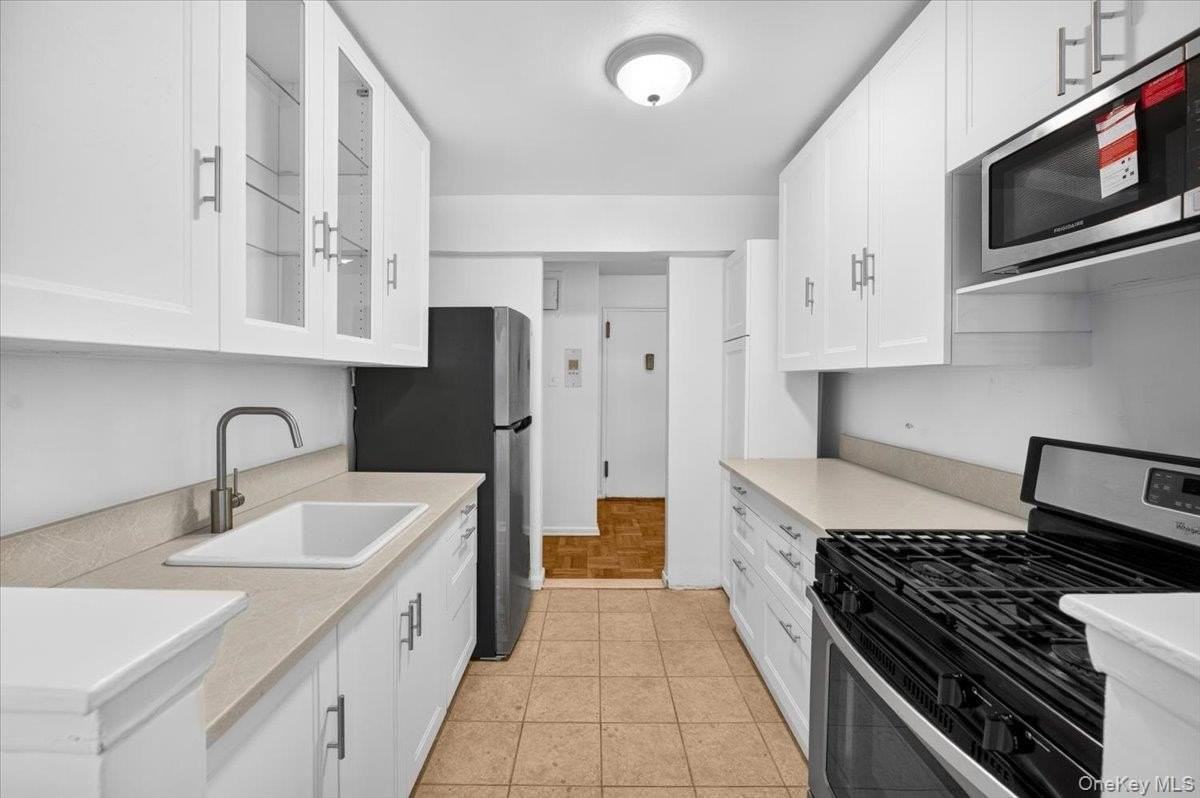 3730 73rd St #1D - Photo 7 of 22