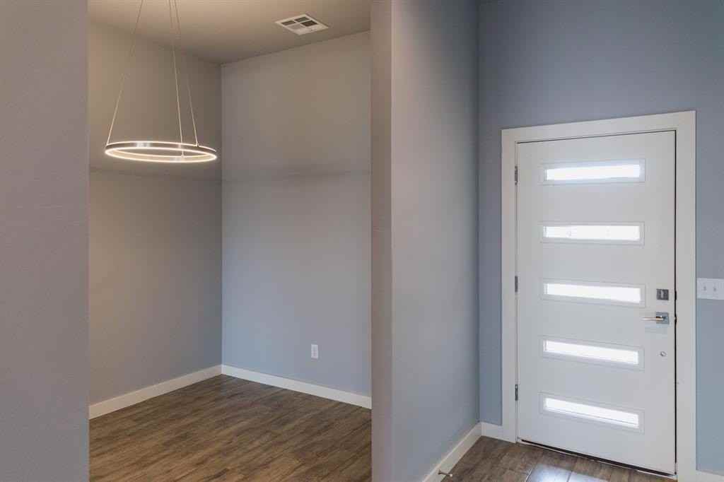 504 Remington Ave - Photo 4 of 26