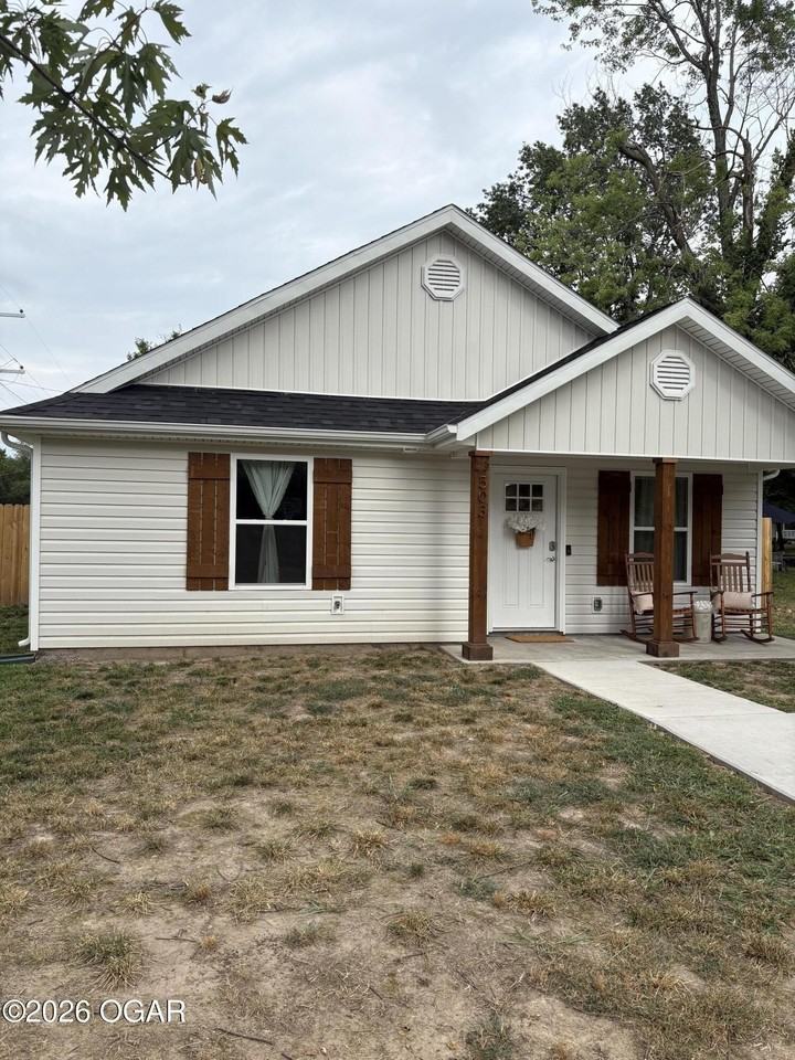 503 Rose St - Photo 2 of 18