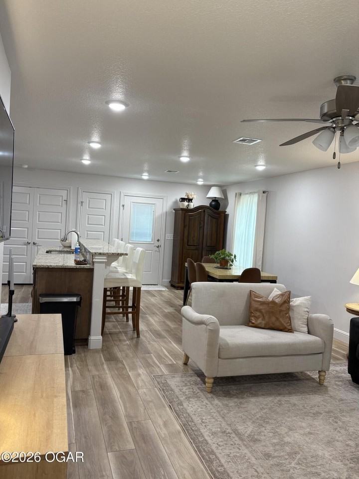 503 Rose St - Photo 4 of 18
