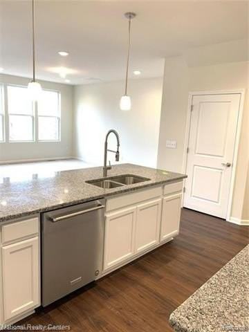 43683 Chancellor Ln - Photo 6 of 37
