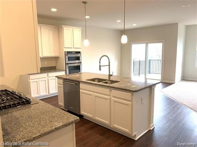 43683 Chancellor Ln - Photo 7 of 37