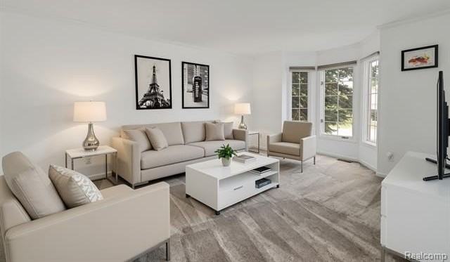 37071 Aspen Dr - Photo 4 of 50