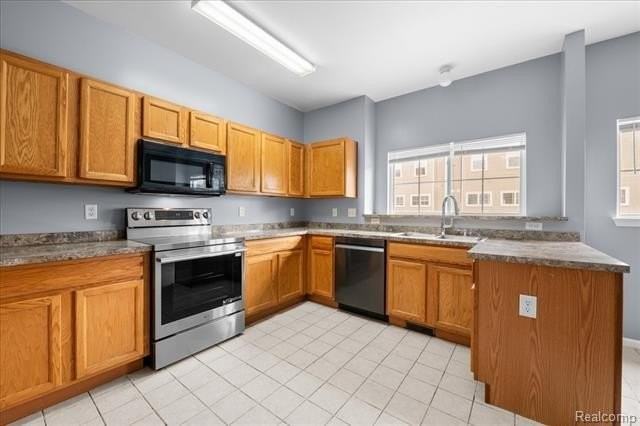 22684 Goddard Rd - Photo 6 of 29