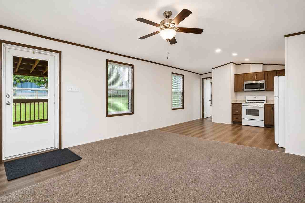 211 N Boyd Dr - Photo 7 of 19