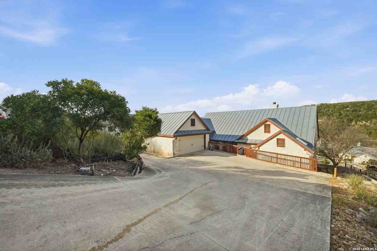 204 Tapatio Dr W - Photo 2 of 45