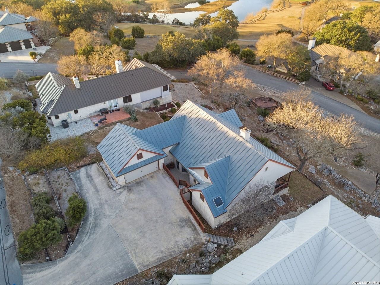 204 Tapatio Dr W - Photo 3 of 45