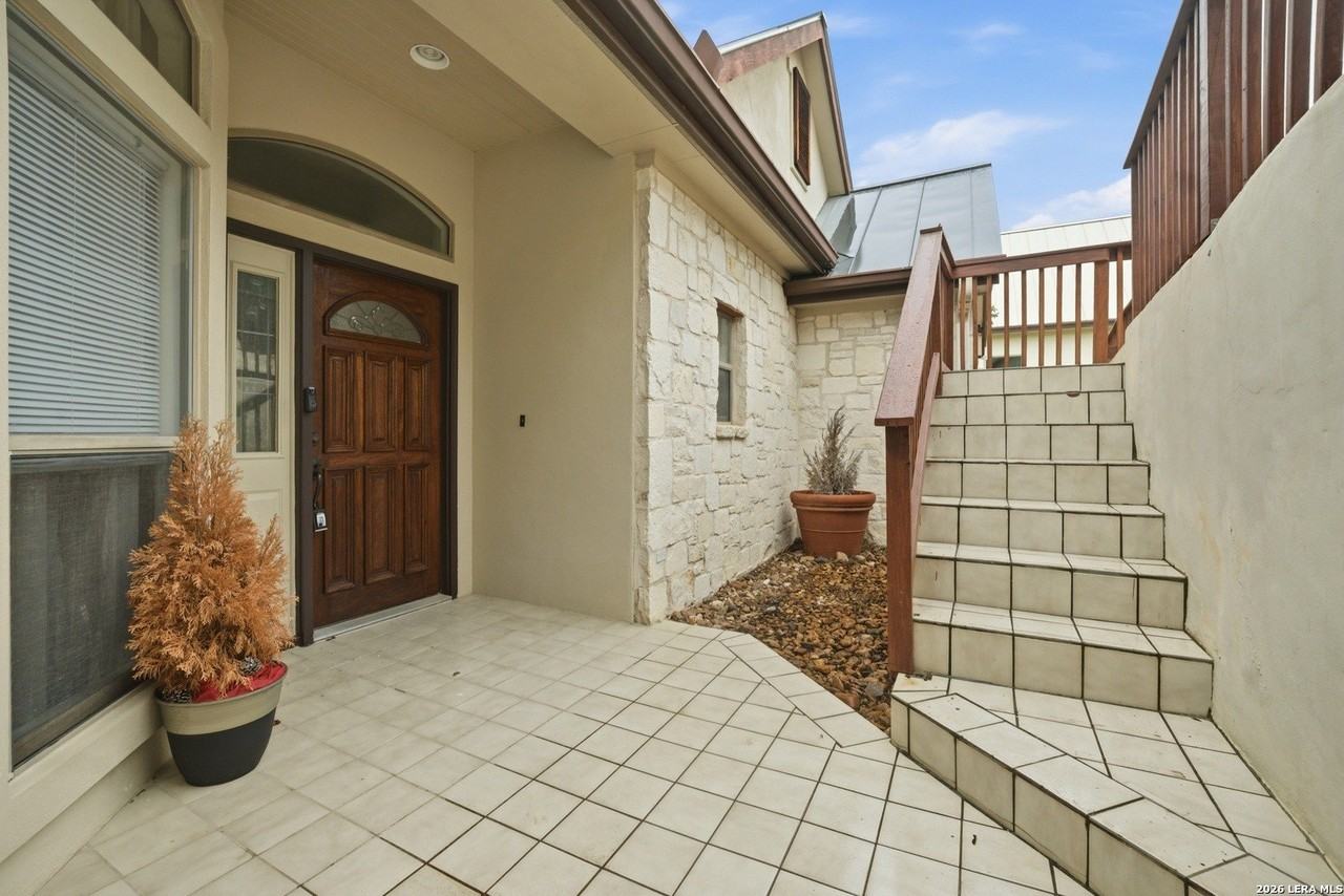 204 Tapatio Dr W - Photo 6 of 45