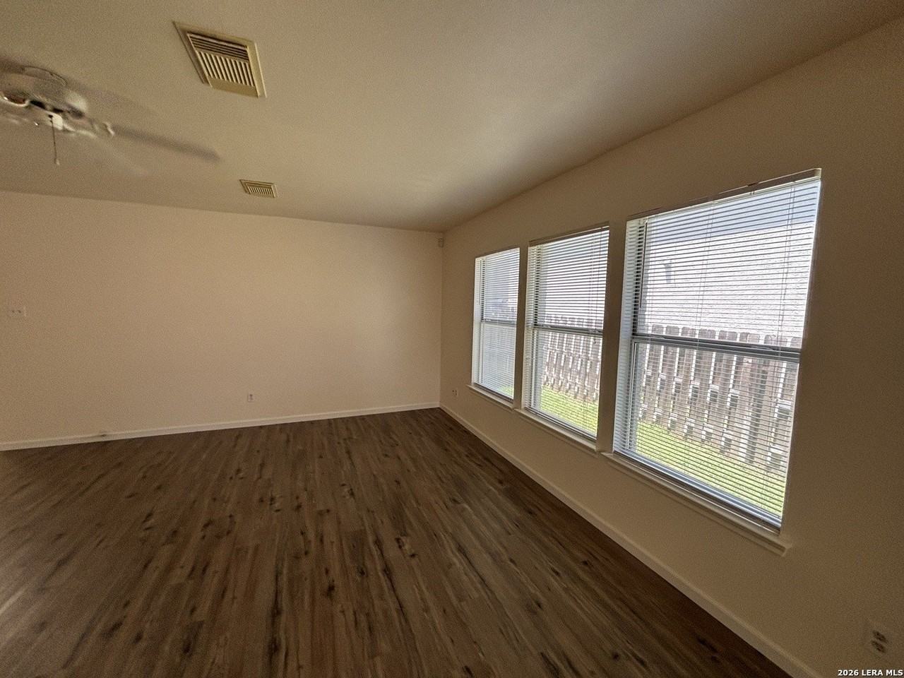 8214 Chestnut Manor Dr - Photo 4 of 25