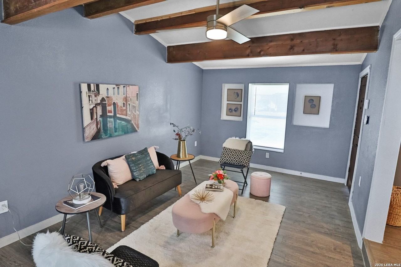 4322 Waikiki Dr - Photo 5 of 36