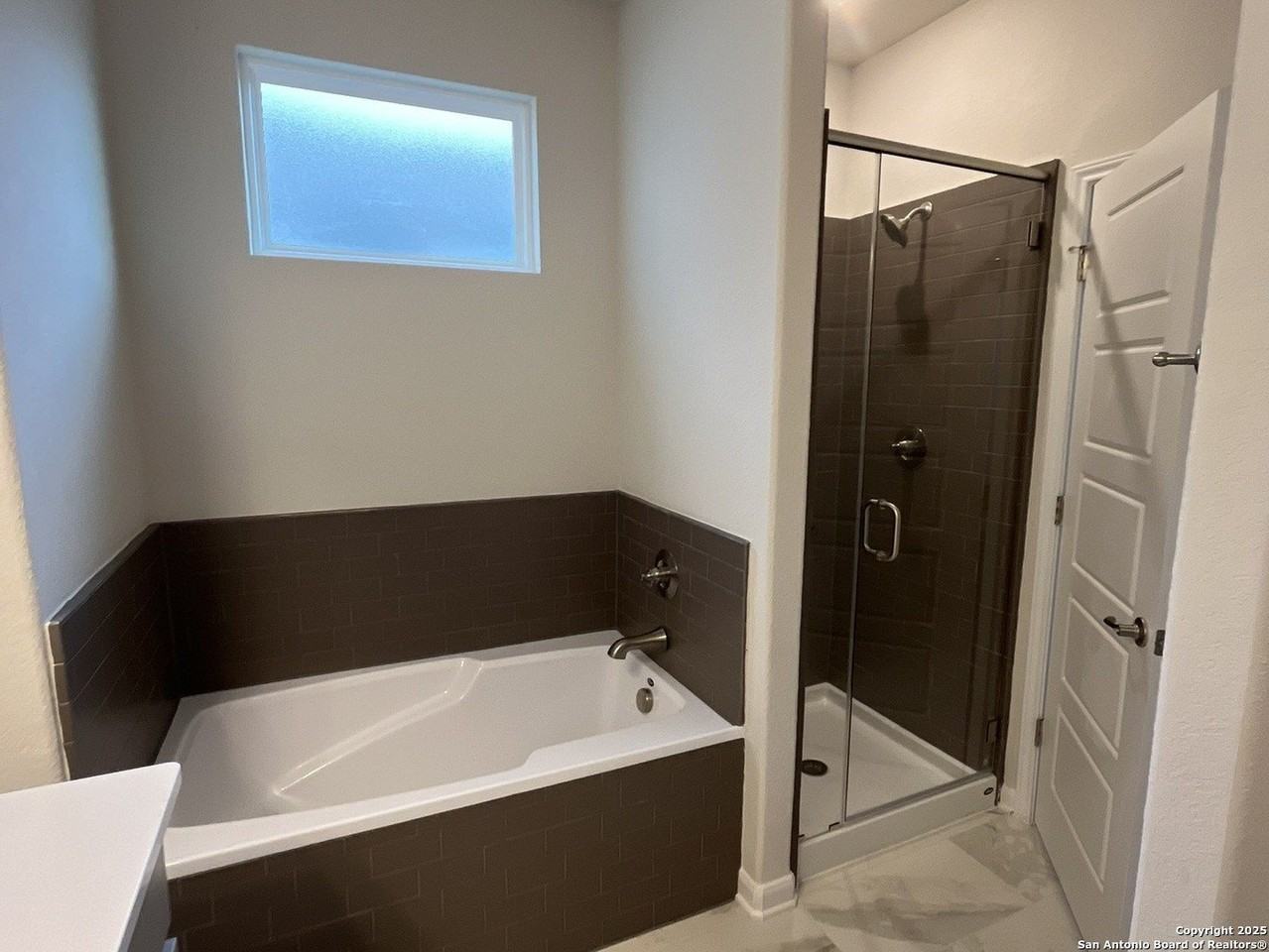 8234 Sunrise Gln - Photo 5 of 13