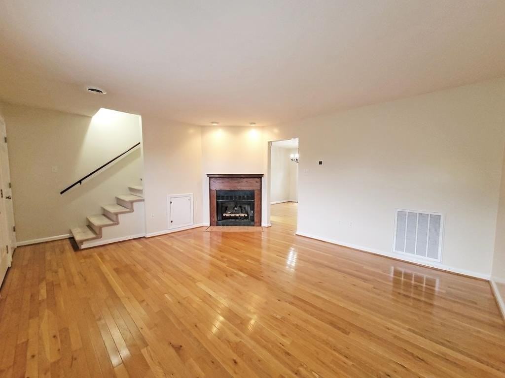 941 Maiden St - Photo 2 of 19