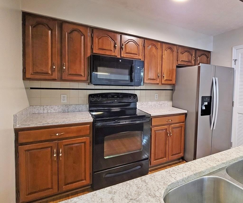 941 Maiden St - Photo 5 of 19