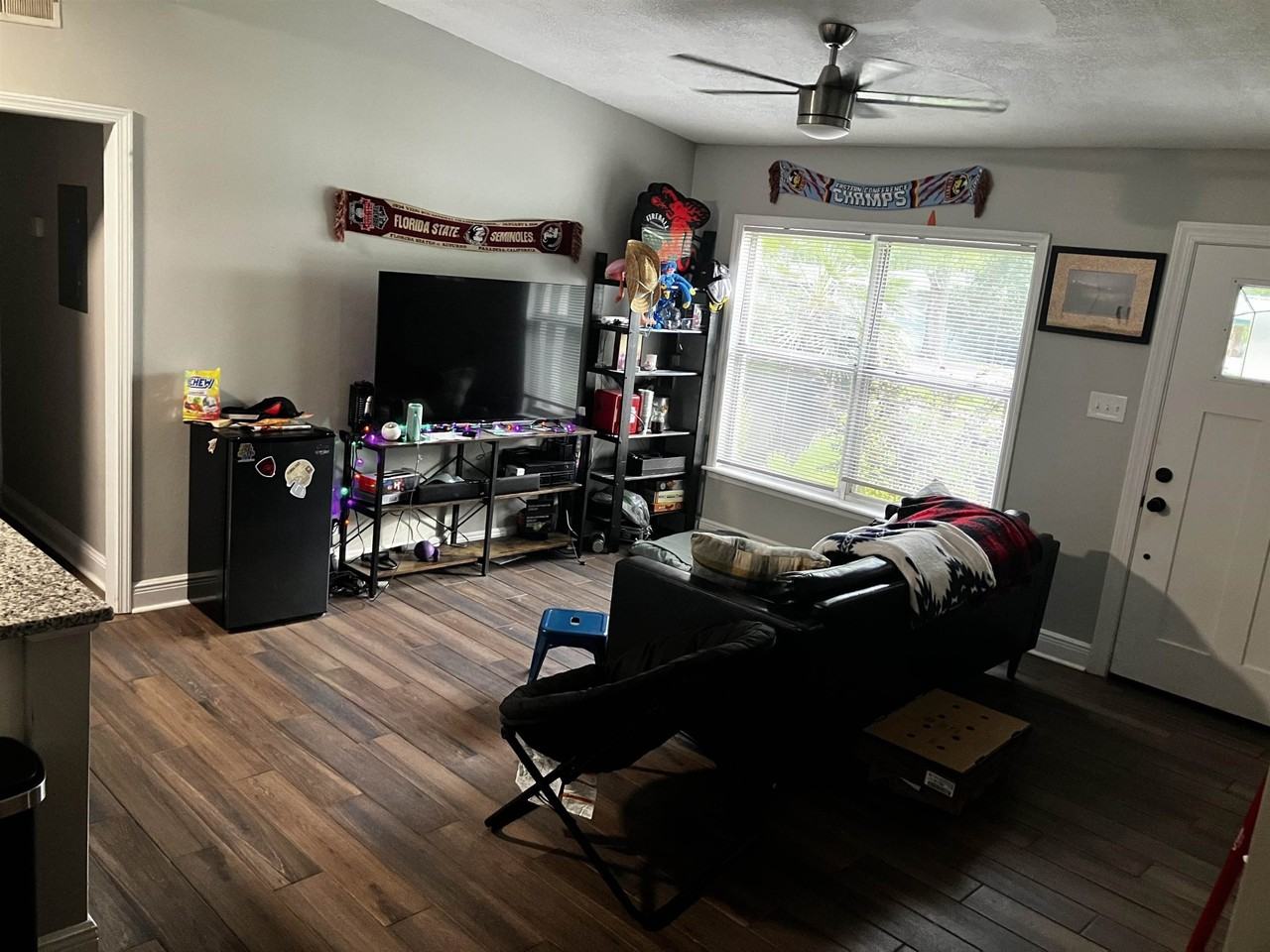 1682 Mayhew St - Photo 3 of 10