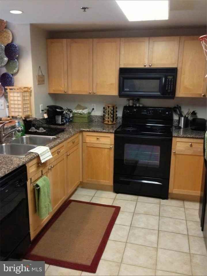 777 7th St Nw #424 - Photo 7 of 19