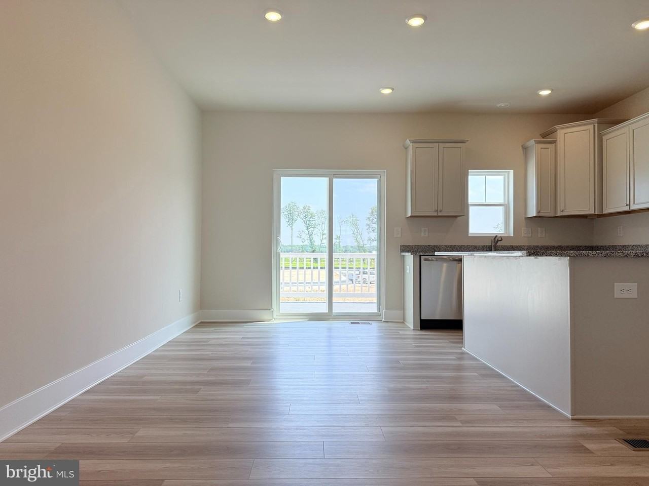 29860 Bankert Dr - Photo 4 of 16