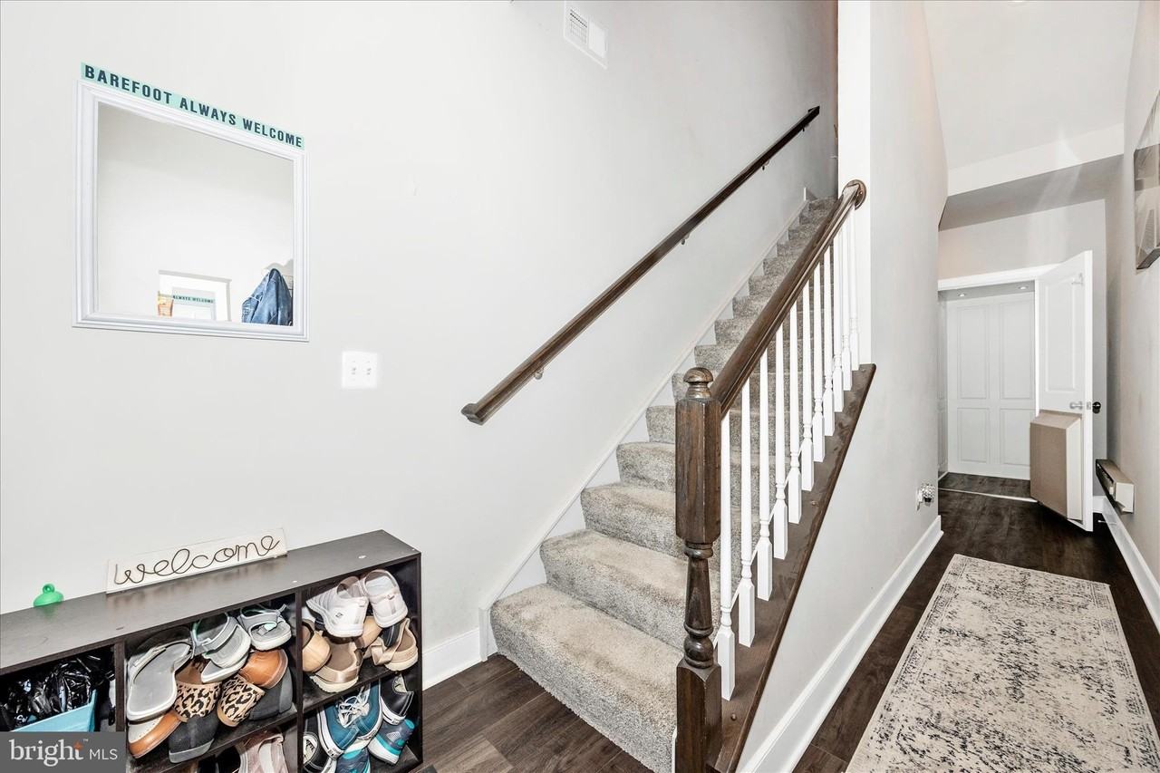 7135 Delegate Pl - Photo 4 of 50