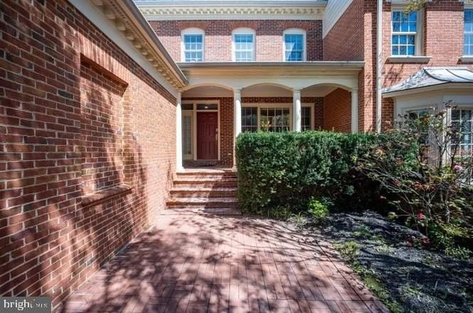 7809 Hidden Meadow Ter - Photo 4 of 48