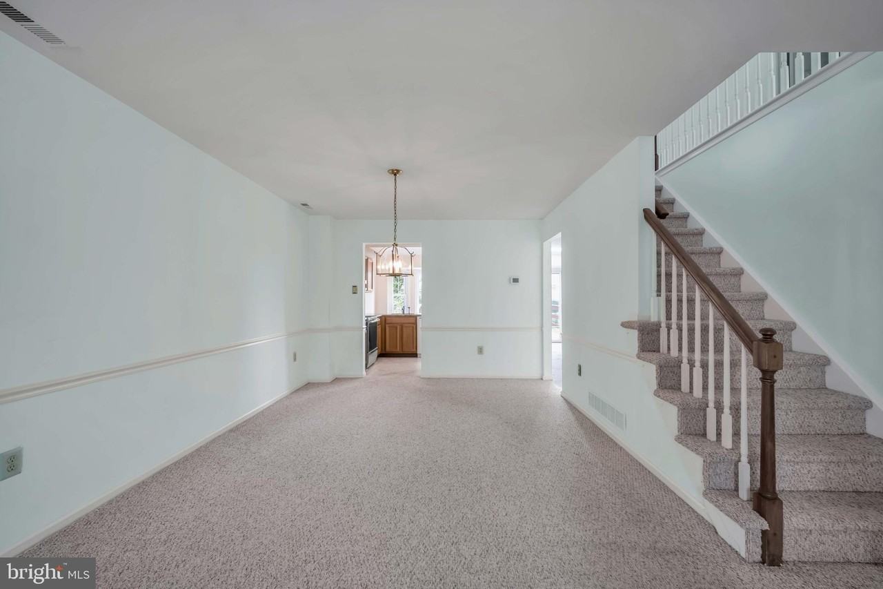 115 Mulberry Dr - Photo 6 of 31