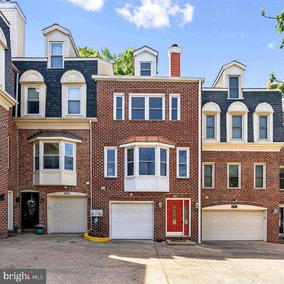 695 W Glebe Rd
